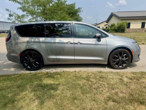 2018 Chrysler Pacifica Touring Plus