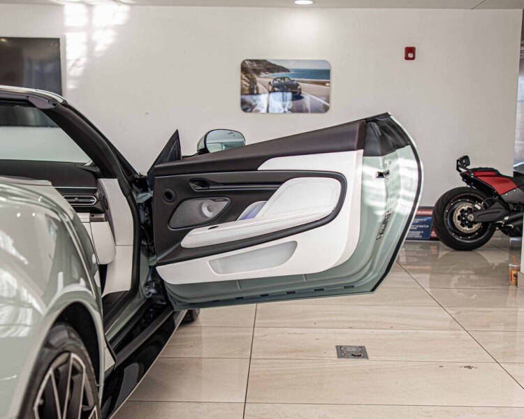 2026 Aston Martin Vanquish Volante