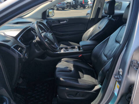 2020 Ford Edge Titanium