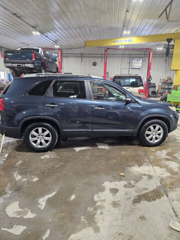 2011 Kia Sorento for sale at WESTSIDE GARAGE LLC in Keokuk IA