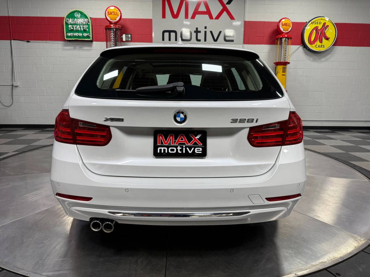 2014 BMW 3 Series 32