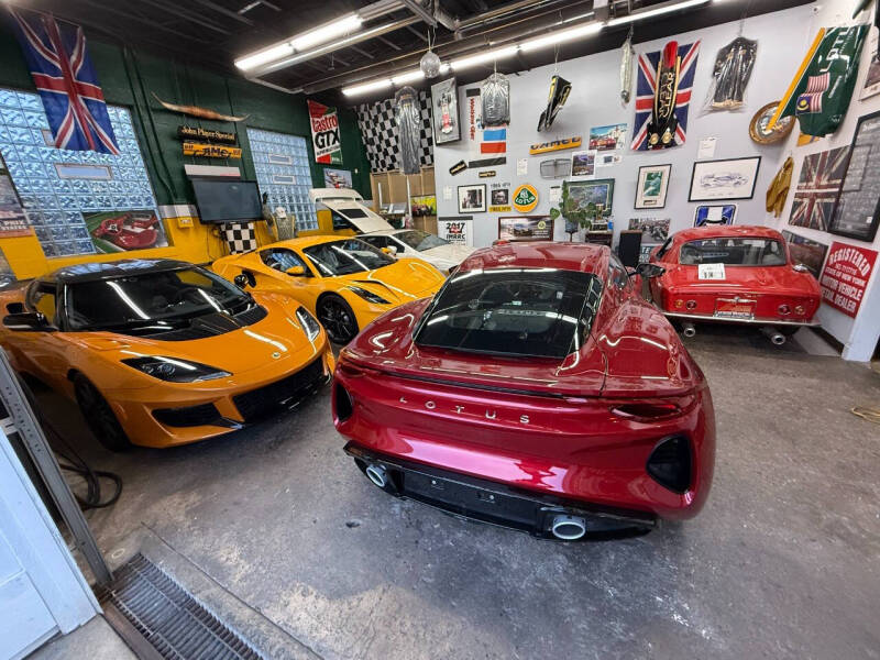 2025 Lotus Emira V6 Base