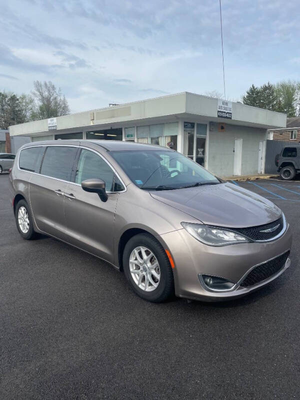 2017 Chrysler Pacifica Touring-L