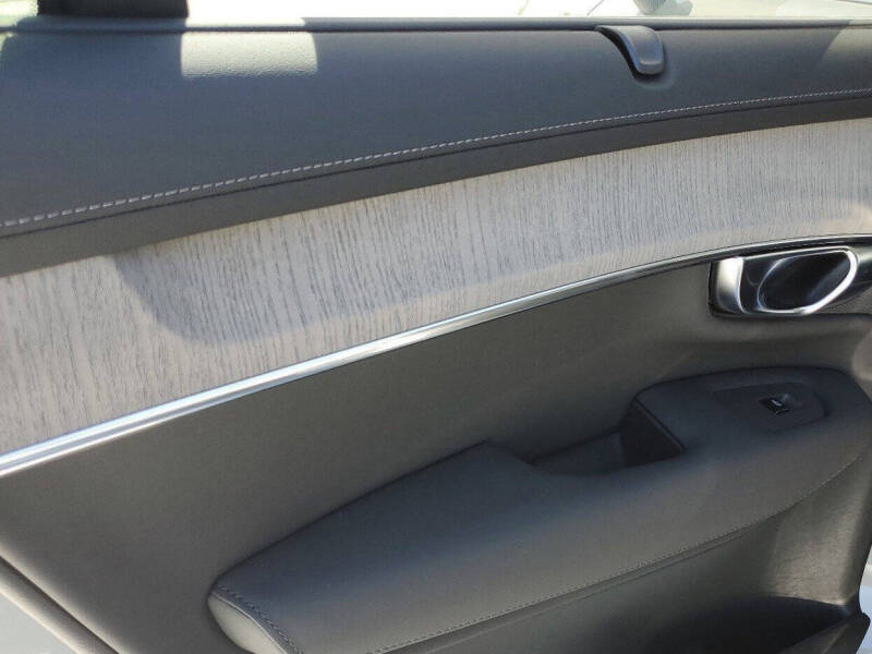 2025 Volvo XC90 B6 Ultra Bright Theme 7P