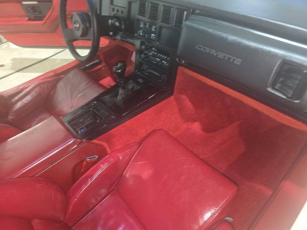 1985 Chevrolet Corvette 16