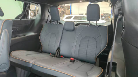 2027 Chrysler Pacifica Pinnacle