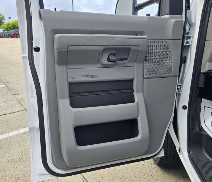 2023 Ford E-Series