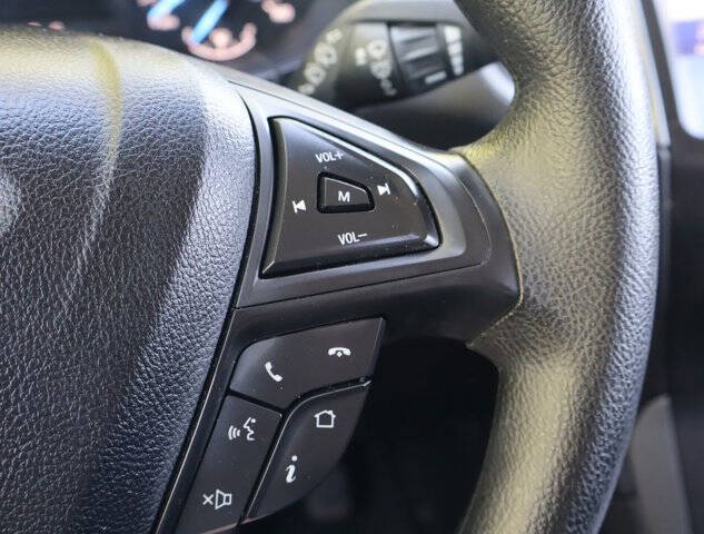 2020 Ford Edge SE