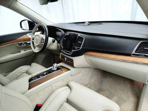 2017 Volvo XC90 T8 eAWD Excellence