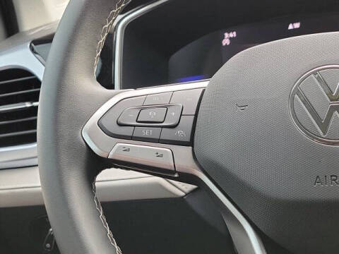 2025 Volkswagen Taos SE