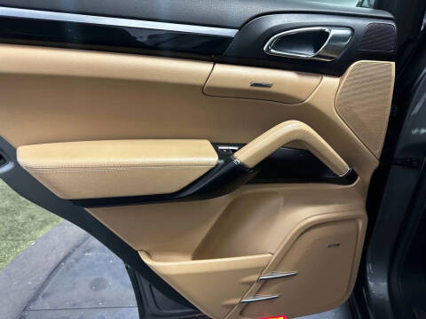 2017 Porsche Cayenne S