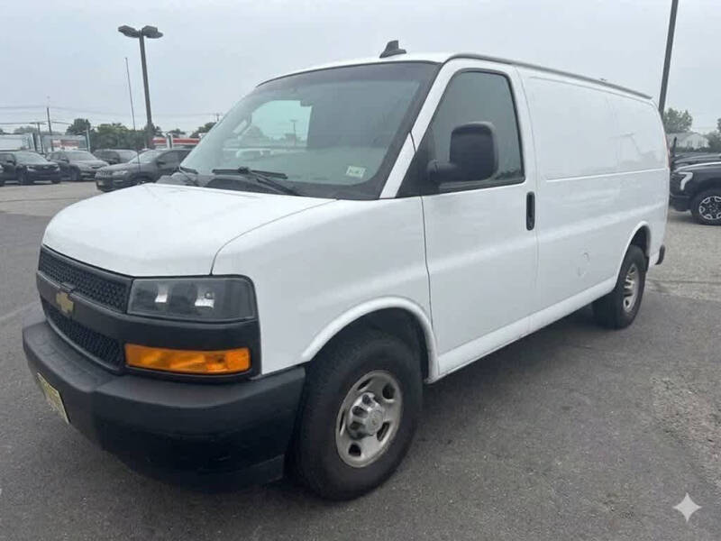 2022 Chevrolet Express 2500
