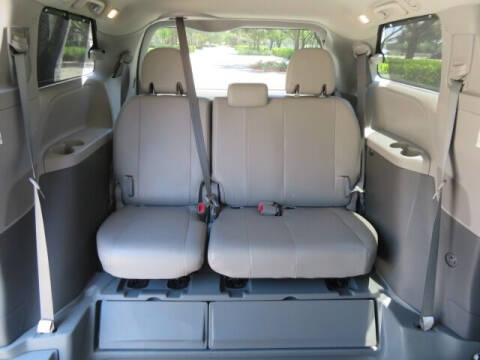 2016 Toyota Sienna LE Mobility 7-Passenger