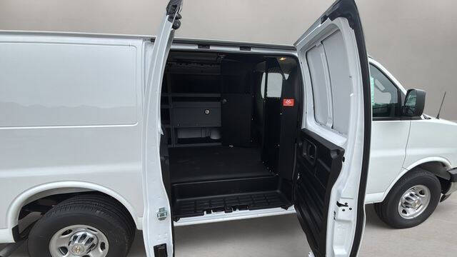 2025 Chevrolet Express 2500