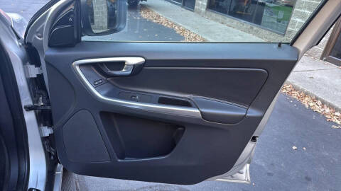 2016 Volvo XC60 T5 Premier