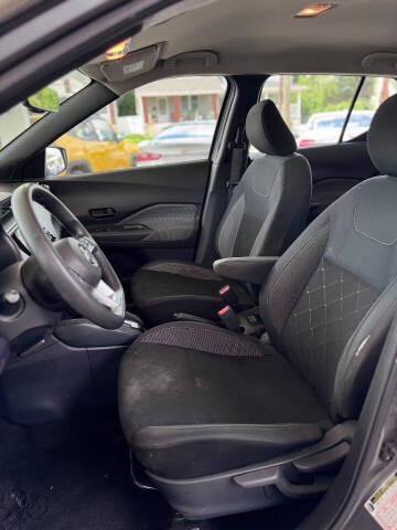 2019 Nissan Kicks S