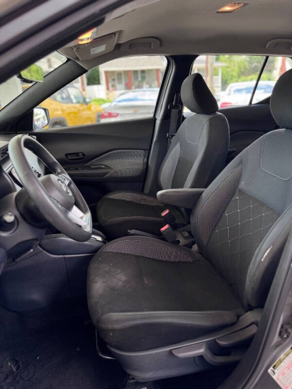 2019 Nissan Kicks S