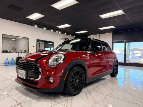 2017 MINI Hardtop 4 Door Cooper