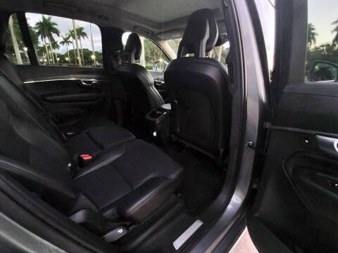 2020 Volvo XC90 T5 Momentum