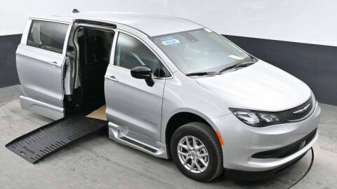 2024 Chrysler Voyager LX