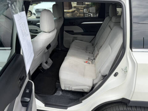 2015 Toyota Highlander LE