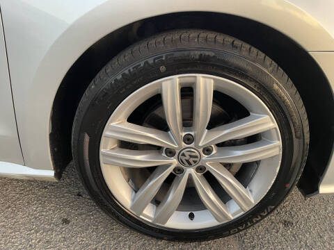 2018 Volkswagen Passat 2.0T SE