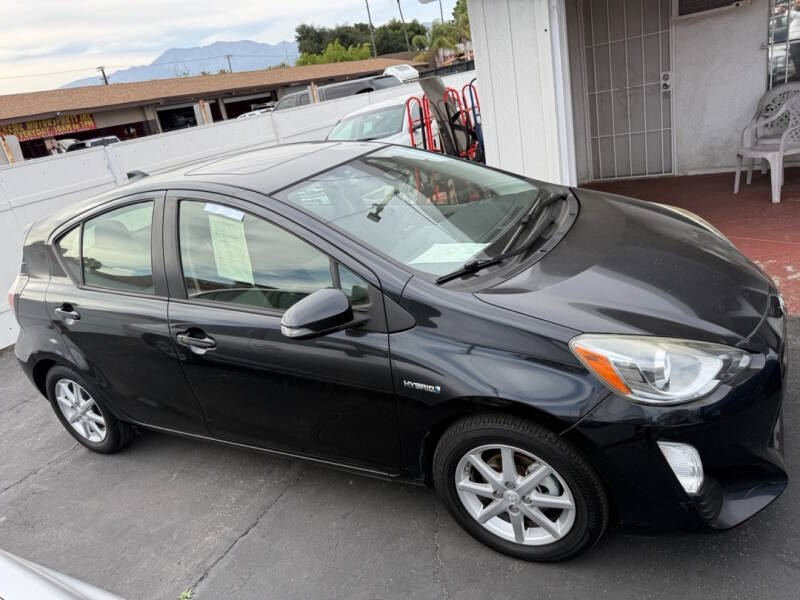2016 Toyota Prius c Three