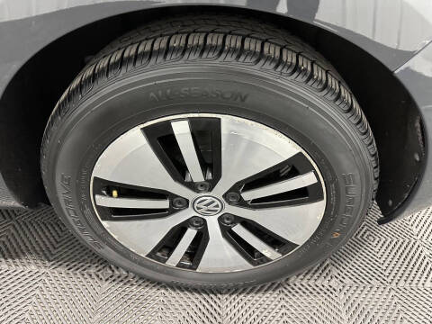 2016 Volkswagen e-Golf SE