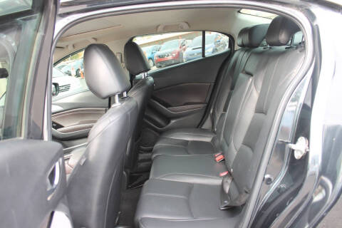 2018 Mazda MAZDA3 Touring