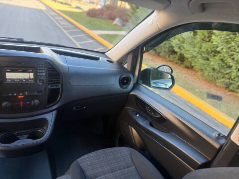 2016 Mercedes-Benz Metris