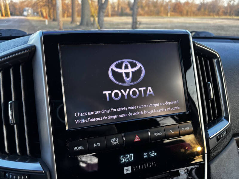 2018 Toyota Land Cruiser