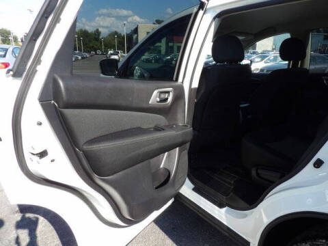 2017 Nissan Pathfinder S