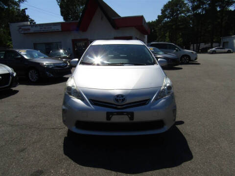 2012 Toyota Prius v Two