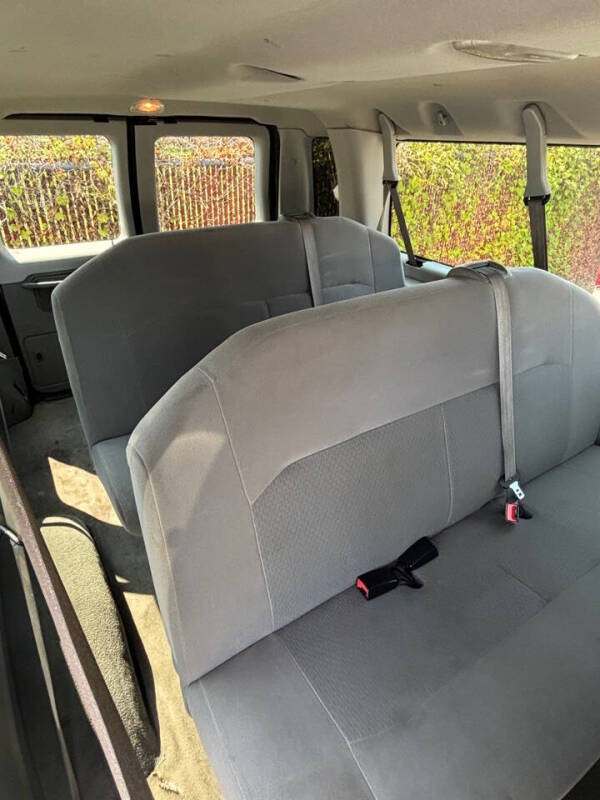 2012 Ford E-Series E-350 SD XLT