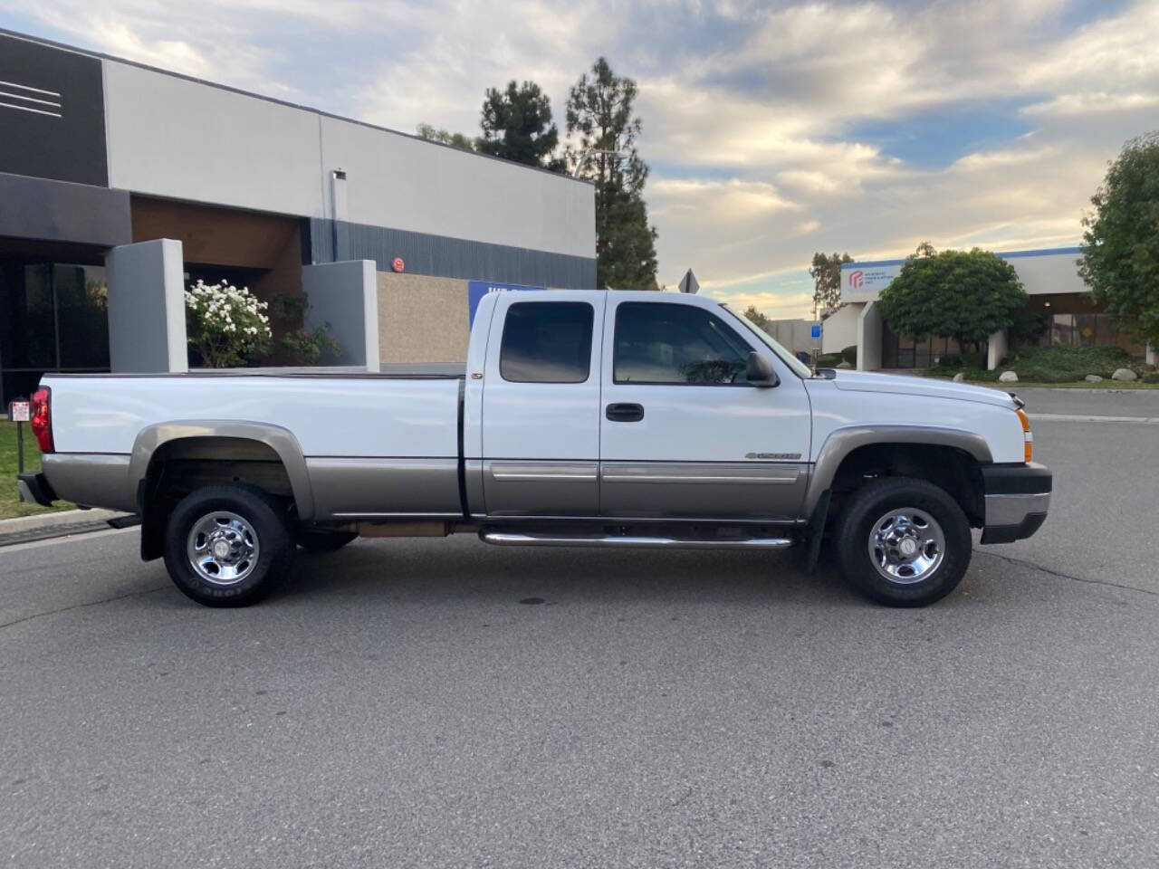 2006 Chevrolet Silverado 2500HD for sale at ZRV AUTO INC in Brea, CA