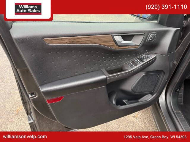 2020 Ford Escape Titanium