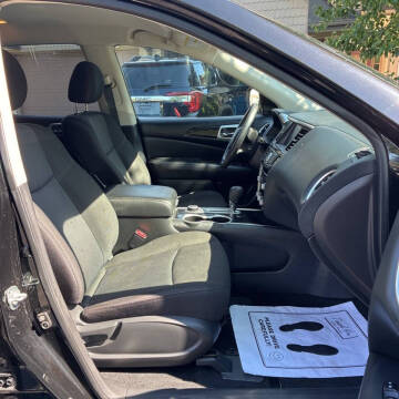 2020 Nissan Pathfinder SV