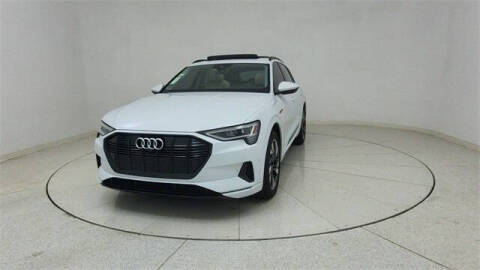 2022 Audi e-tron quattro Premium