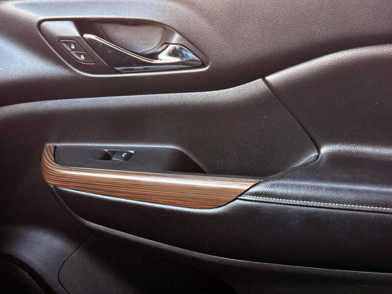 2017 GMC Acadia SLE-2