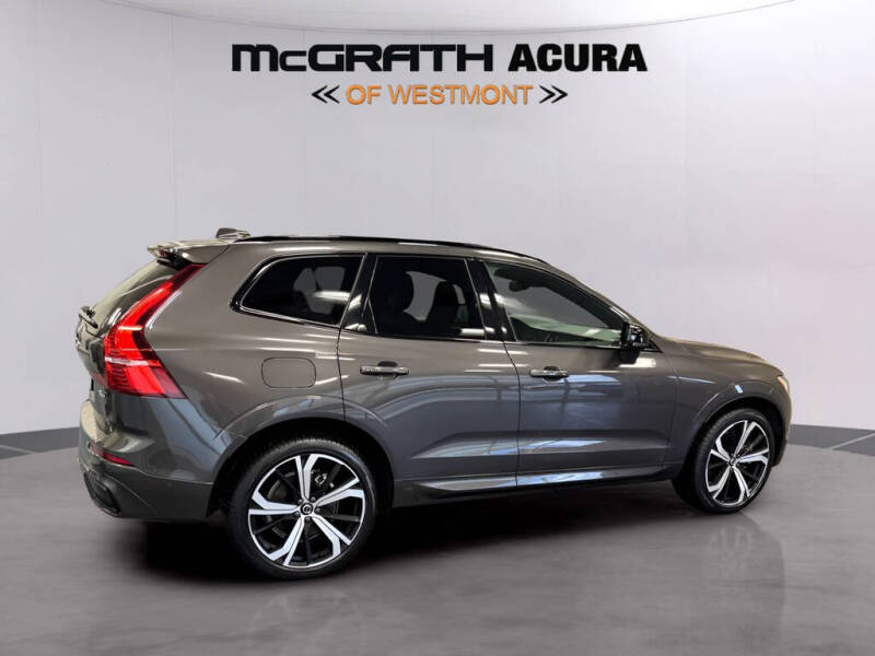 2022 Volvo XC60 B6 R-Design