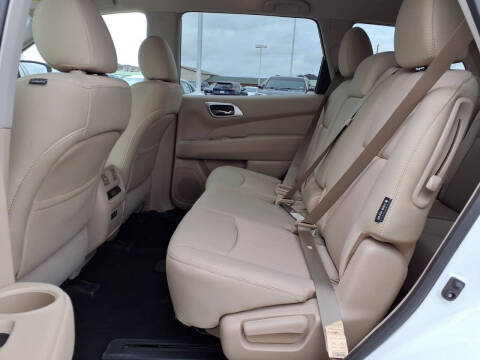 2020 Nissan Pathfinder SV