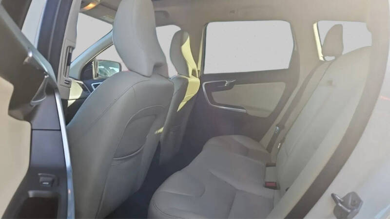 2016 Volvo XC60 T6 Drive-E