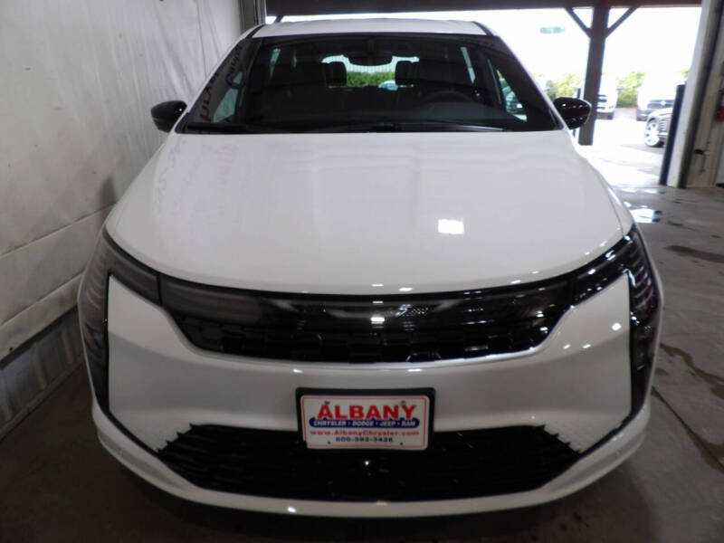 2027 Chrysler Pacifica Select