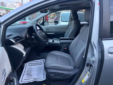 2021 Toyota Sienna XLE 7-Passenger