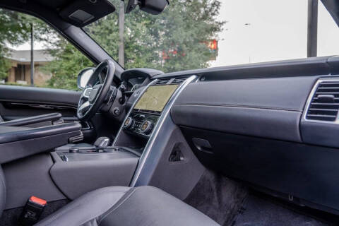 2023 Land Rover Discovery P300 S R-Dynamic