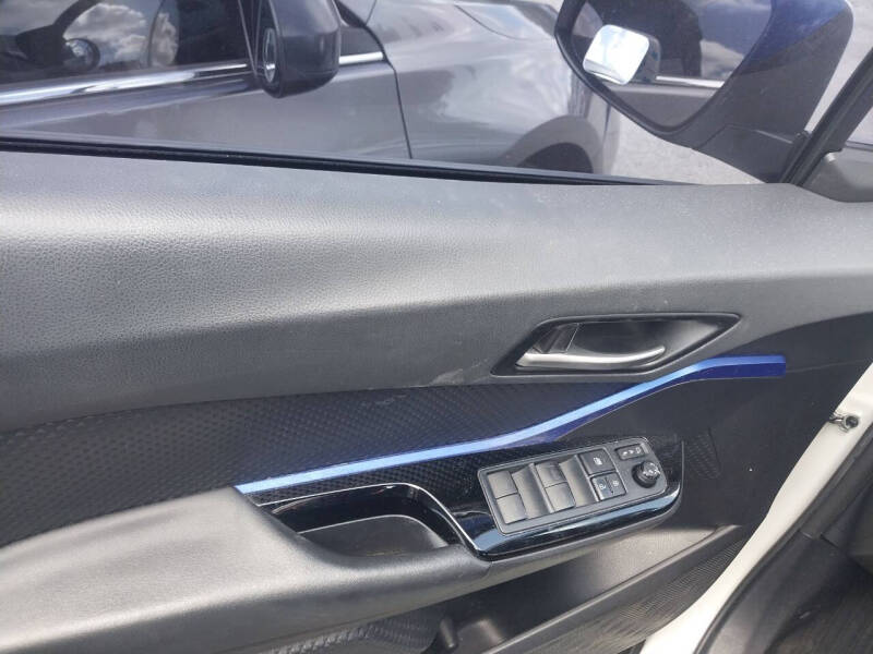 2020 Toyota C-HR LE