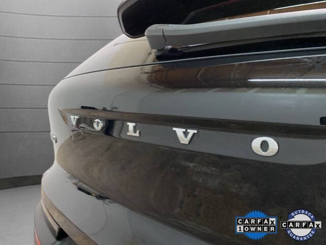 2025 Volvo XC40 B5 Plus Bright Theme