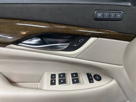 2018 Cadillac Escalade Luxury