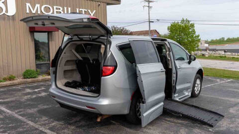 2024 Chrysler Voyager LX