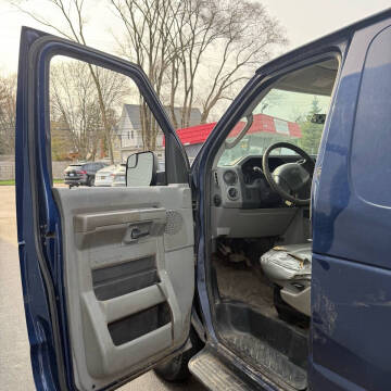 2011 Ford E-Series E-350 SD